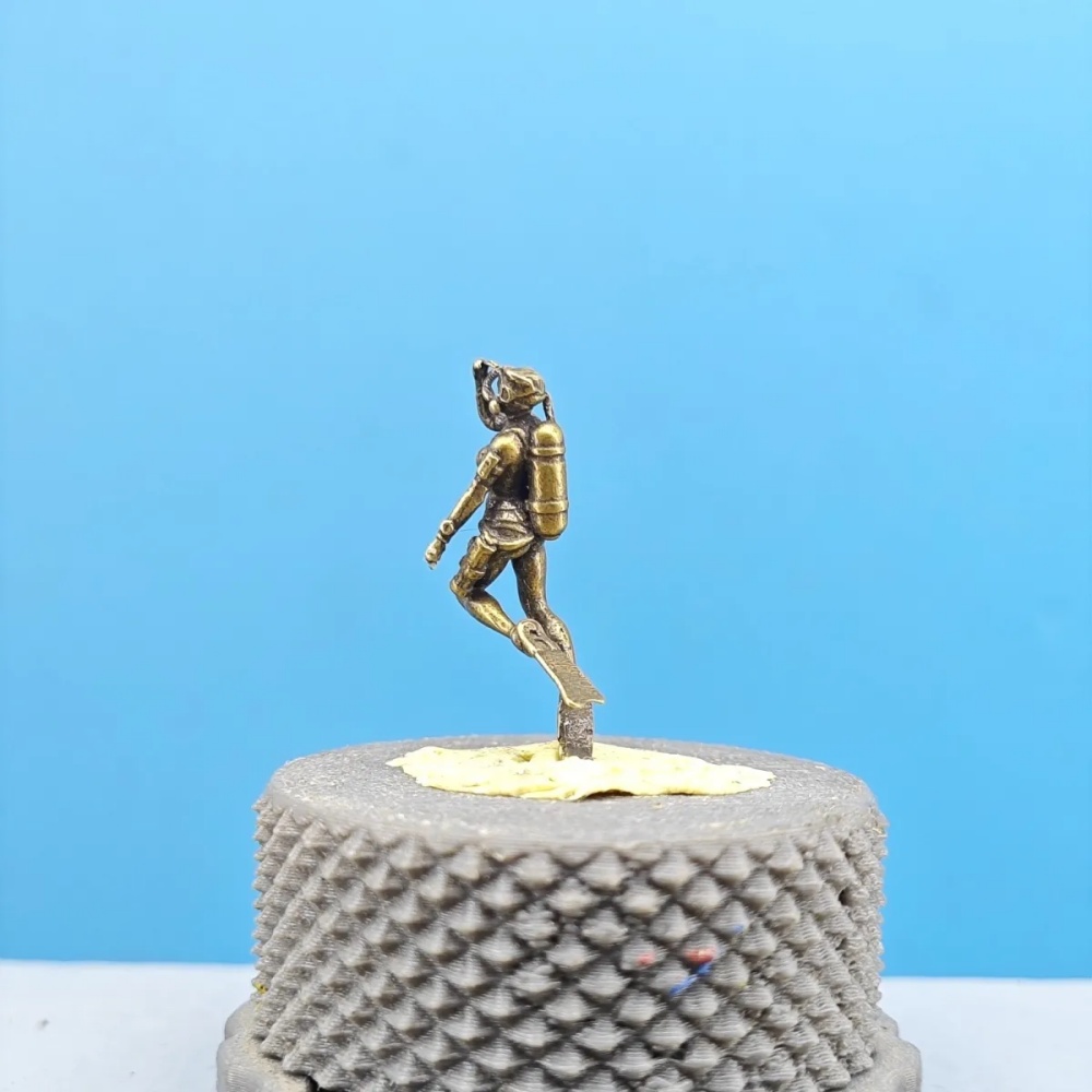 Vintage Brass Female Diver Min - Aquarium Mini Fish 评论和价格