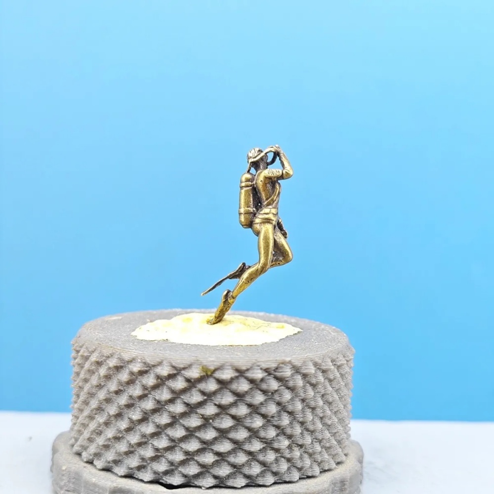 Vintage Brass Female Diver Min - Aquarium Mini Fish 评论和价格